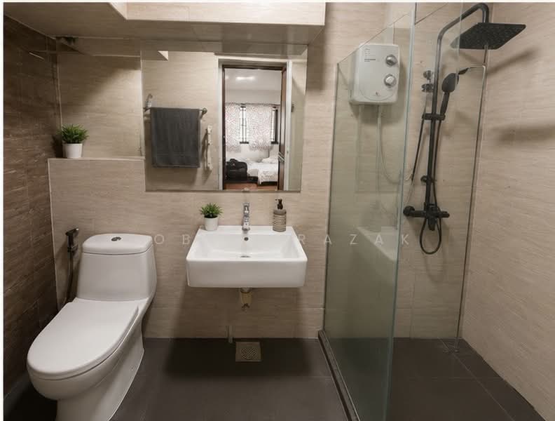 210 Bukit Batok Street 21, 210 Bukit Batok Street 21, 3 Bedrooms, 1,119 sqft, HDB Flat For Sale, by Robbie Razak, 500216800 - Bathroom - PropertyGuru.com.sg