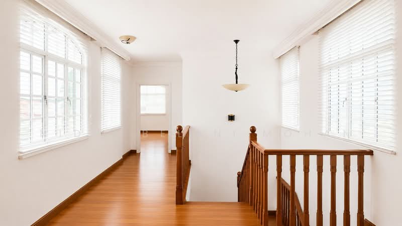 Detached with Wide Frontage of 13m; 1km to MGS; Renovated 2021, Holland Green, Jalan Lim Tai See, Holland Grove View, Bukit Timah, Holland Road, 5 Bedrooms, 4,318 sqft, Detached House For Sale, by Nidhi Belani Mohan, 500216819 - Corridor - PropertyGuru.com.sg
