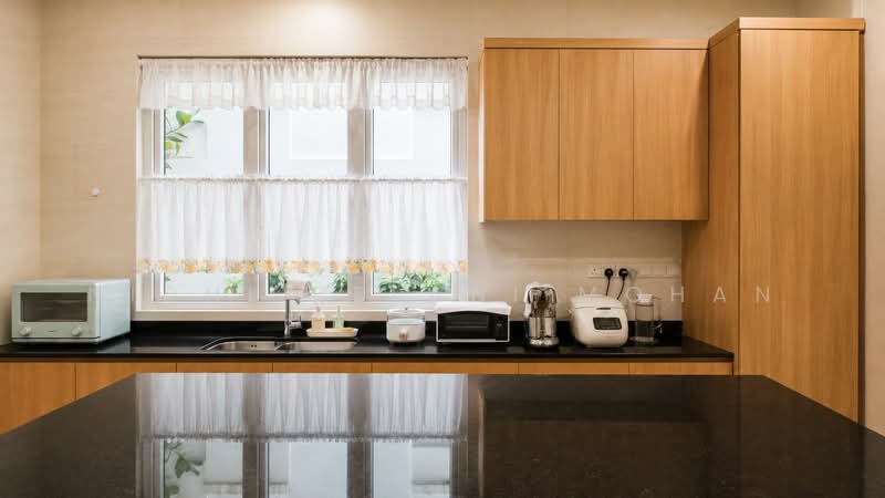 Detached with Wide Frontage of 13m; 1km to MGS; Renovated 2021, Holland Green, Jalan Lim Tai See, Holland Grove View, Bukit Timah, Holland Road, 5 Bedrooms, 4,318 sqft, Detached House For Sale, by Nidhi Belani Mohan, 500216819 - Kitchen - PropertyGuru.com.sg