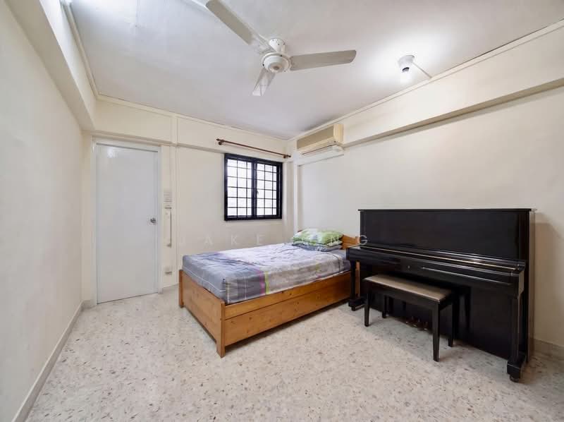 640 Ang Mo Kio Avenue 6, 640 Ang Mo Kio Avenue 6, 3 Bedrooms, 980 sqft, HDB Flat For Sale, by Jake Ong, 500216828 - Bedroom - PropertyGuru.com.sg