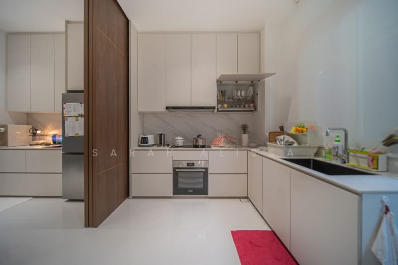 Serangoon Garden Estate, Burghley Drive, 5 Bedrooms, 5,000 sqft, Semi-Detached House For Sale, by Sarah Alissa, 500216861 - Kitchen - PropertyGuru.com.sg