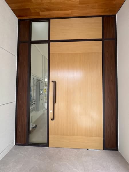 Serangoon / Sommerville / Braddell / Wolskel / Jalan Riang / Bukit Arang / Vaughan, , 7 Bedrooms, 7,517 sqft, Detached House For Sale, by Lynn Yeo, 500216863 - Entrance - PropertyGuru.com.sg
