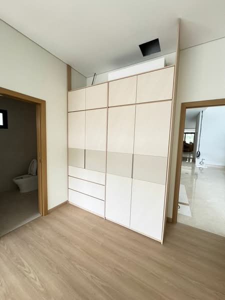 Serangoon / Sommerville / Braddell / Wolskel / Jalan Riang / Bukit Arang / Vaughan, , 7 Bedrooms, 7,517 sqft, Detached House For Sale, by Lynn Yeo, 500216863 - Bathroom - PropertyGuru.com.sg
