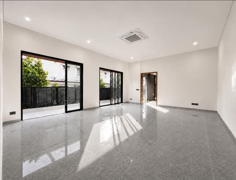 Telok Kurau Brand New Modern Semi-Detached with Lift, Telok Kurau/Joo Chiat/Koon Seng, Eunos / Geylang / Paya Lebar, 5 Bedrooms, 6,133 sqft, Semi-Detached House For Sale, by Adhana Kamis, 500216877 - Living Room - PropertyGuru.com.sg