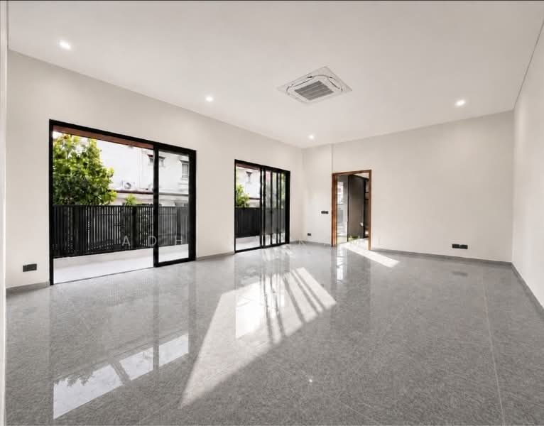Telok Kurau Brand New Modern Semi-Detached with Lift, Telok Kurau/Joo Chiat/Koon Seng, Eunos / Geylang / Paya Lebar, 5 Bedrooms, 6,133 sqft, Semi-Detached House For Sale, by Adhana Kamis, 500216877 - Living Room - PropertyGuru.com.sg