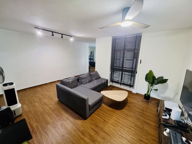 468 Segar Road, 468 Segar Road, 3 Bedrooms, 1,184 sqft, HDB Flat For Sale, by Rozi Faith Naser, 500216878 - Living Room - PropertyGuru.com.sg
