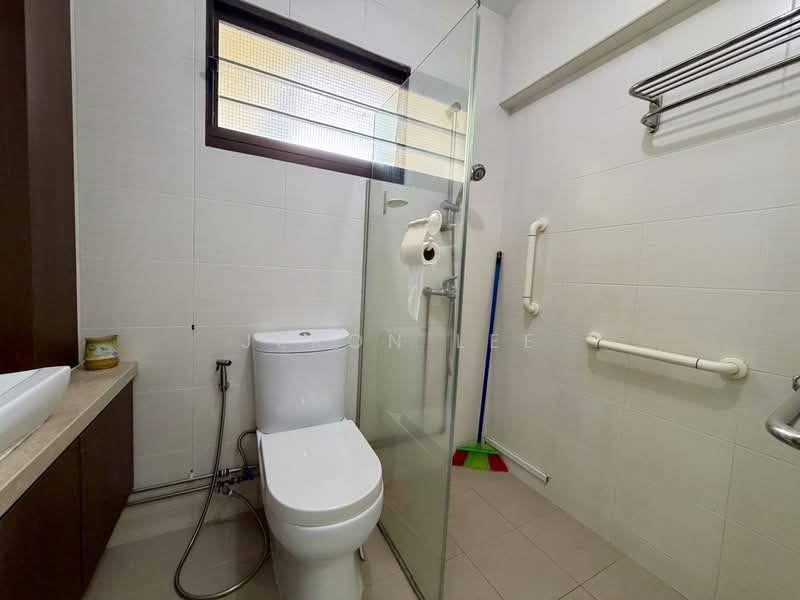 912 Hougang Street 91, 912 Hougang Street 91, 3 Bedrooms, 1,292 sqft, HDB Flat For Sale, by Jeron Lee, 500216884 - Bathroom - PropertyGuru.com.sg