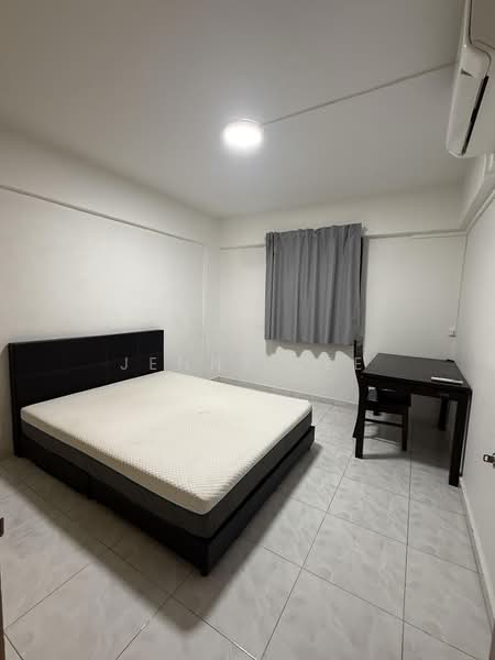 427 Clementi Avenue 3, 427 Clementi Avenue 3, 3 Bedrooms, 721 sqft, HDB Flat For Rent, by Jenny Lee, 500216895 - Bedroom - PropertyGuru.com.sg