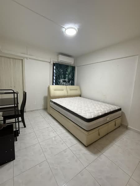 427 Clementi Avenue 3, 427 Clementi Avenue 3, 3 Bedrooms, 721 sqft, HDB Flat For Rent, by Jenny Lee, 500216895 - Bedroom - PropertyGuru.com.sg