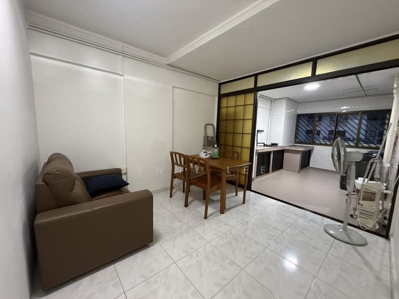 427 Clementi Avenue 3, 427 Clementi Avenue 3, 3 Bedrooms, 721 sqft, HDB Flat For Rent, by Jenny Lee, 500216895 - Living Room - PropertyGuru.com.sg