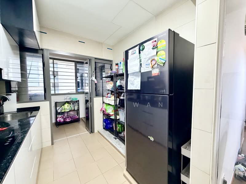 334A Anchorvale Crescent, 334A Anchorvale Crescent, 3 Bedrooms, 990 sqft, HDB Flat For Sale, by Emmy Wan, 500216896 - Kitchen - PropertyGuru.com.sg