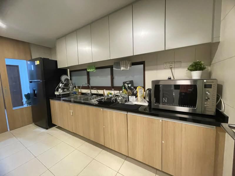 Varsity Park Condominium, 62 West Coast Road, Room Rental, 180 sqft, Condominium For Rent, by Kelvin Chin, 500216903 - Kitchen - PropertyGuru.com.sg