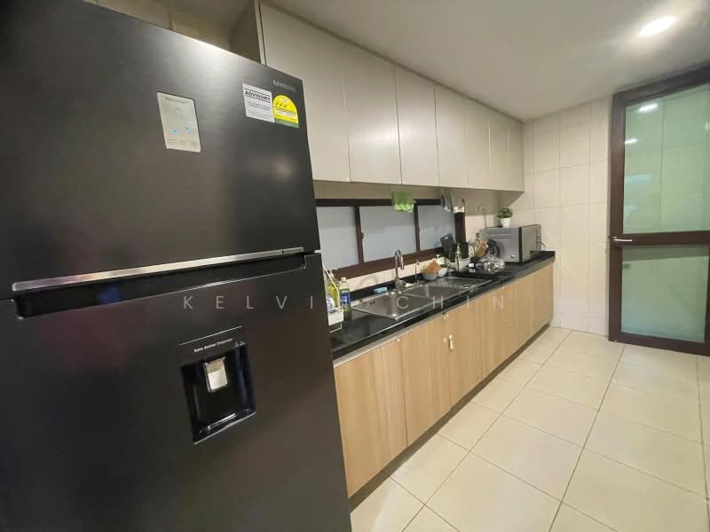 Varsity Park Condominium, 62 West Coast Road, Room Rental, 180 sqft, Condominium For Rent, by Kelvin Chin, 500216903 - Kitchen - PropertyGuru.com.sg