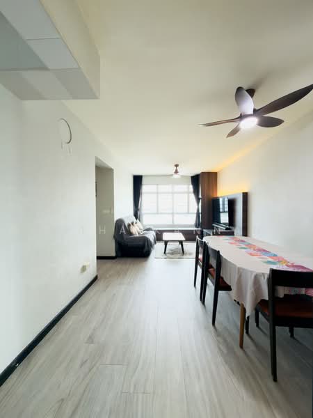 524A Costa Ris, 524A Pasir Ris Street 51, 3 Bedrooms, 1,001 sqft, HDB Flat For Sale, by Latha Kannan, 500216912 - Living Room - PropertyGuru.com.sg