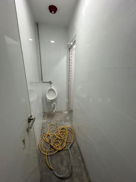 Standalone landed light industrial | Tai Seng MRT, , 15,050 sqft, Light Industrial (B1) For Rent, by Desmond Foo, 500216914 - Bathroom - CommercialGuru.com.sg