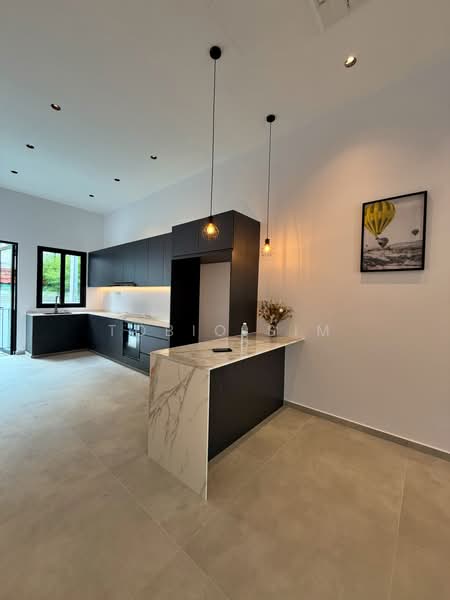 metropole drive, , 5 Bedrooms, 3,759 sqft, Terraced House For Sale, by Tobio Sim, 500216920 - Kitchen - PropertyGuru.com.sg