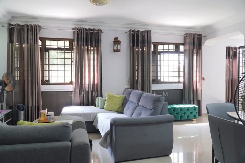 760 Woodlands Avenue 6, 760 Woodlands Avenue 6, 4 Bedrooms, 1,302 sqft, HDB Flat For Sale, by Daniel Lim, 500216928 - Living Room - PropertyGuru.com.sg