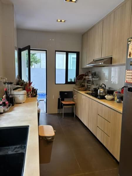 Jalan Buloh Perindu, Jalan Buloh Perindu, 6 Bedrooms, 6,572 sqft, Detached House For Sale, by April Chia, 500216933 - Kitchen - PropertyGuru.com.sg
