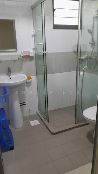 730 Jurong West Street 72, 730 Jurong West Street 72, Room Rental, 120 sqft, HDB Flat For Rent, by Josiah Lau, 500216962 - Bathroom - PropertyGuru.com.sg