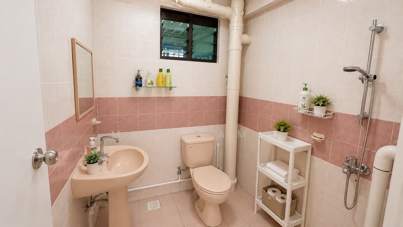 510 Woodlands Drive 14, 510 Woodlands Drive 14, 4 Bedrooms, 1,345 sqft, HDB Flat For Sale, by Mirza Amir, 500216973 - Bathroom - PropertyGuru.com.sg