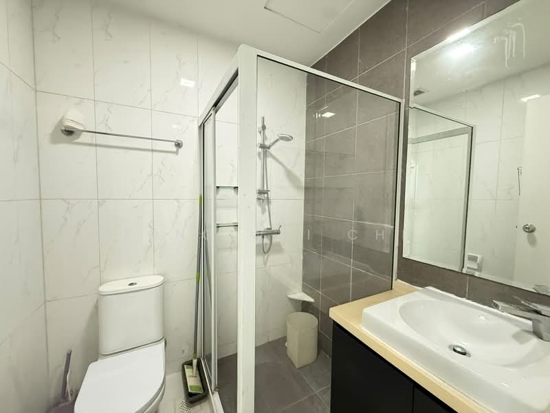 Blossoms @ Woodleigh, 14 Woodleigh Close, 3 Bedrooms, 2,680 sqft, Condominium For Rent, by Leong Wai Chee, 500216978 - Bathroom - PropertyGuru.com.sg