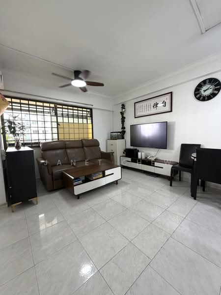 844 Woodlands Avenue 4, 844 Woodlands Avenue 4, 4 Bedrooms, 1,140 sqft, HDB Flat For Sale, by Janet Chew, 500216984 - Living Room - PropertyGuru.com.sg