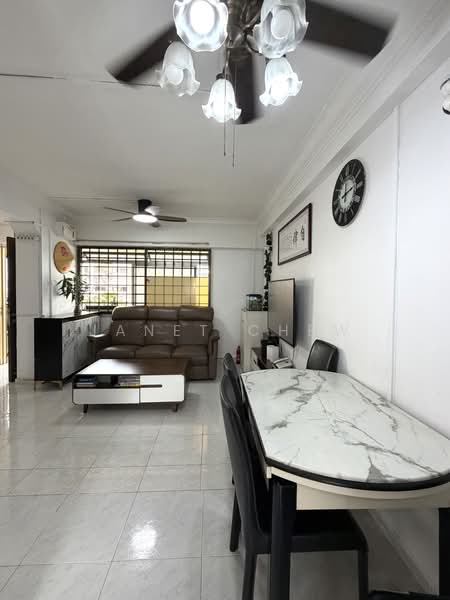 844 Woodlands Avenue 4, 844 Woodlands Avenue 4, 4 Bedrooms, 1,140 sqft, HDB Flat For Sale, by Janet Chew, 500216984 - Living Room - PropertyGuru.com.sg
