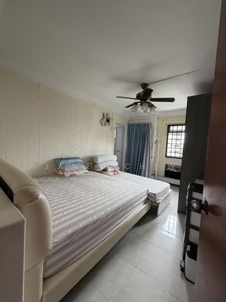 844 Woodlands Avenue 4, 844 Woodlands Avenue 4, 4 Bedrooms, 1,140 sqft, HDB Flat For Sale, by Janet Chew, 500216984 - Bedroom - PropertyGuru.com.sg