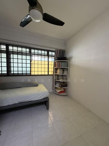 844 Woodlands Avenue 4, 844 Woodlands Avenue 4, 4 Bedrooms, 1,140 sqft, HDB Flat For Sale, by Janet Chew, 500216984 - Bedroom - PropertyGuru.com.sg