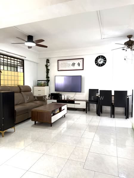 844 Woodlands Avenue 4, 844 Woodlands Avenue 4, 4 Bedrooms, 1,140 sqft, HDB Flat For Sale, by Janet Chew, 500216984 - Living Room - PropertyGuru.com.sg