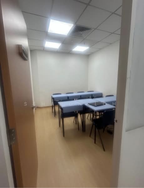 Furama City Centre, 60 Eu Tong Sen Street, 441 sqft, Mall Shop For Rent, by Ssharon Loh, 500216987 - CommercialGuru.com.sg