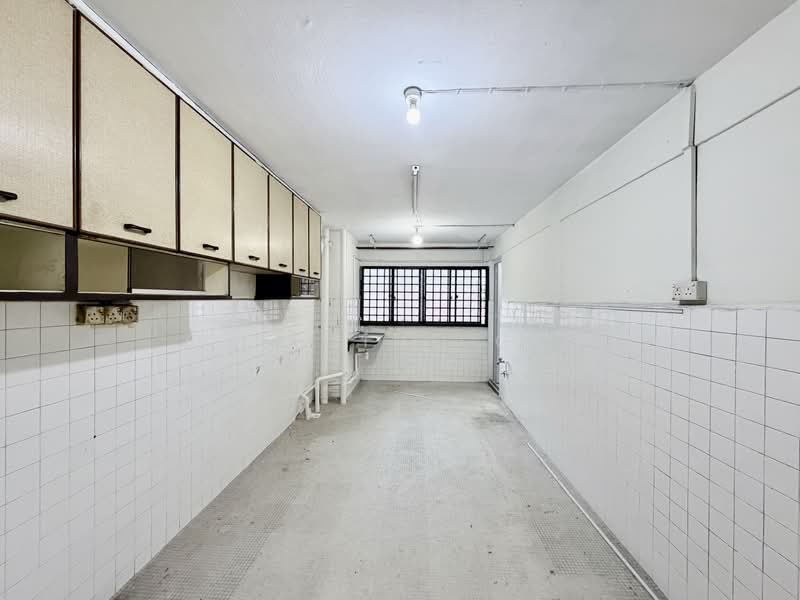 442 Clementi Avenue 3, 442 Clementi Avenue 3, 2 Bedrooms, 732 sqft, HDB Flat For Sale, by Qristine Goh, 500216991 - Kitchen - PropertyGuru.com.sg