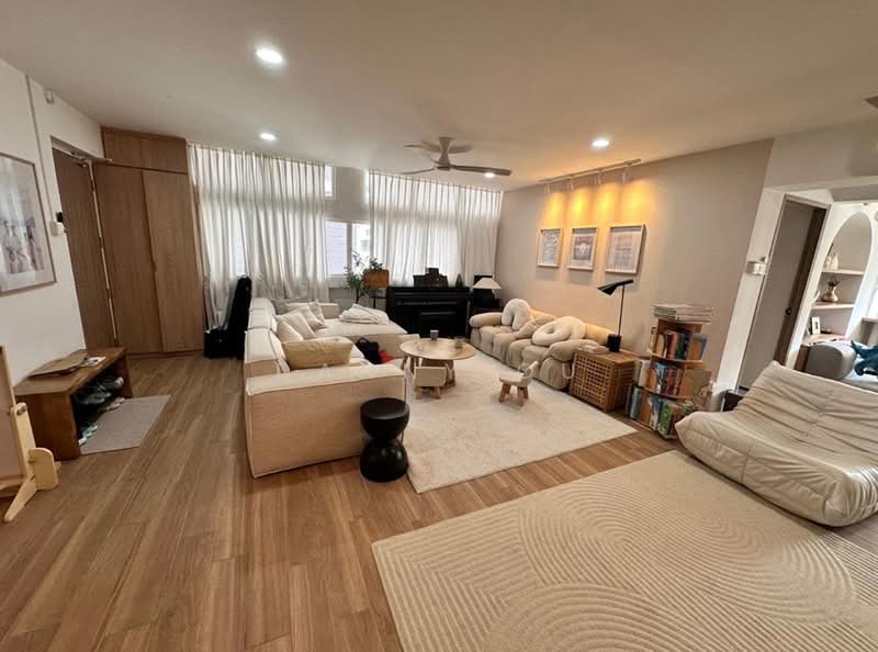 286 Bukit Batok East Avenue 3, 286 Bukit Batok East Avenue 3, 3 Bedrooms, 1,431 sqft, HDB Flat For Sale, by Danny Ou, 500216998 - Classic Ambiance - PropertyGuru.com.sg