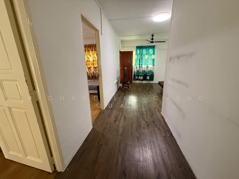 428 Jurong West Avenue 1, 428 Jurong West Avenue 1, 2 Bedrooms, 700 sqft, HDB Flat For Rent, by Richard Lee Cheng Guan, 500217008 - Corridor - PropertyGuru.com.sg