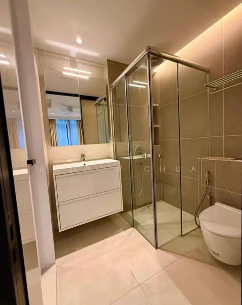 Eng Aun Park, Jalan Novena Utara, 2 Bedrooms, 1,060 sqft, Semi-Detached House For Rent, by Andrew Chua, 500217025 - Bathroom - PropertyGuru.com.sg