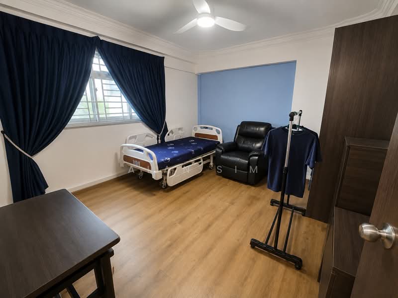 648 Ang Mo Kio Avenue 5, 648 Ang Mo Kio Avenue 5, 3 Bedrooms, 1,076 sqft, HDB Flat For Sale, by Alan Sim, 500217026 - Bedroom - PropertyGuru.com.sg