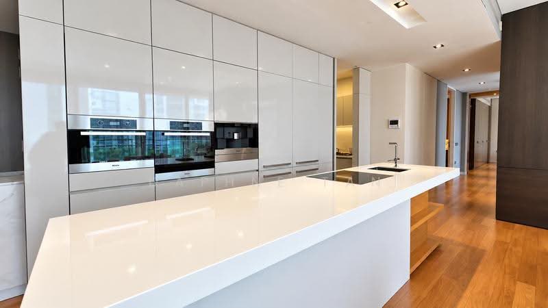 Hilltops, 101 Cairnhill Circle, Orchard / River Valley, 3 Bedrooms, 1,711 sqft, Condominium For Sale, by Daphne Tan, 500217032 - Dry Kitchen - PropertyGuru.com.sg