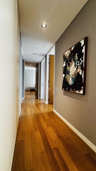 Hilltops, 101 Cairnhill Circle, Orchard / River Valley, 3 Bedrooms, 1,711 sqft, Condominium For Sale, by Daphne Tan, 500217032 - Corridor - PropertyGuru.com.sg