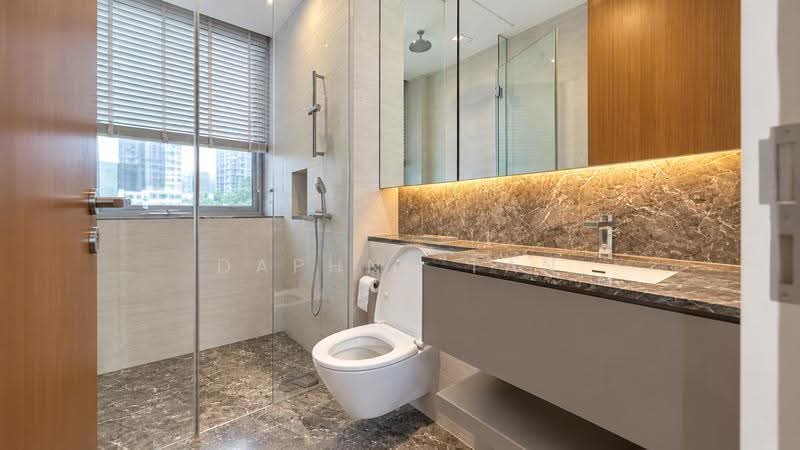 Hilltops, 101 Cairnhill Circle, Orchard / River Valley, 3 Bedrooms, 1,711 sqft, Condominium For Sale, by Daphne Tan, 500217032 - Bathroom - PropertyGuru.com.sg
