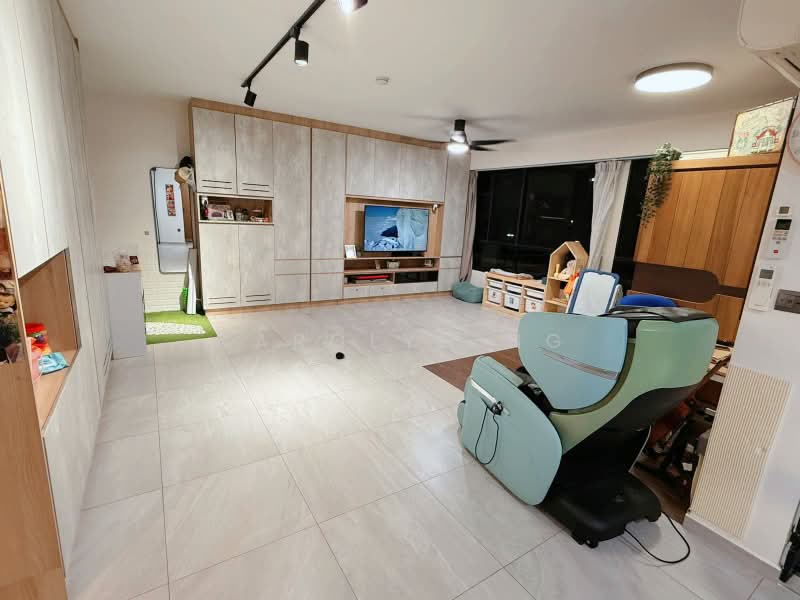 463B Bukit Batok Street 41, 463B Bukit Batok Street 41, 3 Bedrooms, 1,216 sqft, HDB Flat For Sale, by Carolyn Ng, 500217033 - Living Room - PropertyGuru.com.sg