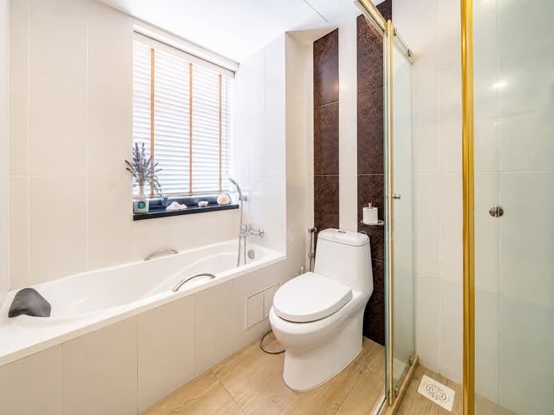 3 Storey Cluster Landed in D16 - Bedok, Tanah Merah, , 6 Bedrooms, 3,305 sqft, Cluster House For Sale, by Patricia Kong, 500217042 - Bathroom - PropertyGuru.com.sg