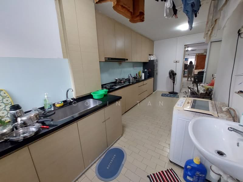 241 Tampines Street 21, 241 Tampines Street 21, 2 Bedrooms, 796 sqft, HDB Flat For Rent, by Colin Tan, 500217043 - 241 Tampines Street 21 (Kitchen) - PropertyGuru.com.sg