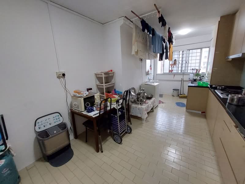 241 Tampines Street 21, 241 Tampines Street 21, 2 Bedrooms, 796 sqft, HDB Flat For Rent, by Colin Tan, 500217043 - 241 Tampines Street 21 (Kitchen) - PropertyGuru.com.sg