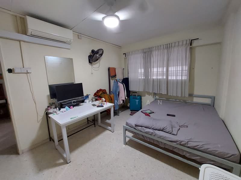 241 Tampines Street 21, 241 Tampines Street 21, 2 Bedrooms, 796 sqft, HDB Flat For Rent, by Colin Tan, 500217043 - 241 Tampines Street 21 (Bedroom 2) - PropertyGuru.com.sg