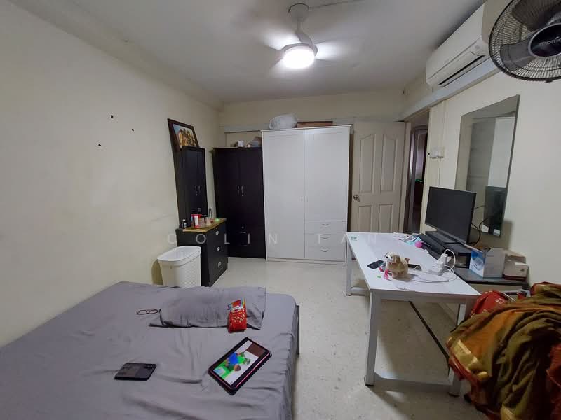 241 Tampines Street 21, 241 Tampines Street 21, 2 Bedrooms, 796 sqft, HDB Flat For Rent, by Colin Tan, 500217043 - 241 Tampines Street 21 (Bedroom 2) - PropertyGuru.com.sg