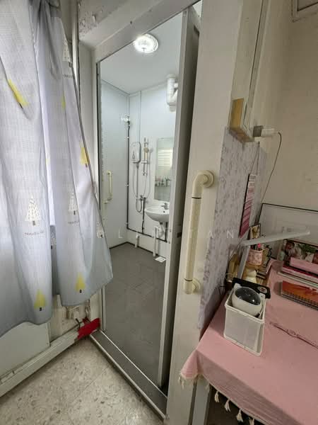 241 Tampines Street 21, 241 Tampines Street 21, 2 Bedrooms, 796 sqft, HDB Flat For Rent, by Colin Tan, 500217043 - Bathroom - PropertyGuru.com.sg