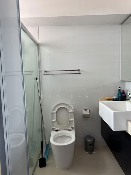 408C Fernvale Road, 408C Fernvale Road, 3 Bedrooms, 1,237 sqft, HDB Flat For Sale, by May Lee, 500217063 - Master Bathroom - PropertyGuru.com.sg