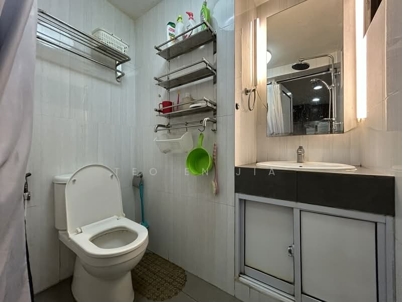 Chelsea Village, Jambol Place, Room Rental, 150 sqft, Terraced House For Rent, by Teo En Jia, 500217076 - Bathroom - PropertyGuru.com.sg