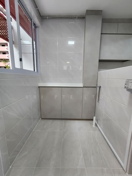 129 Bukit Merah View, 129 Bukit Merah View, 2 Bedrooms, 818 sqft, HDB Flat For Sale, by VINCENT LYE, 500217080 - Balcony - PropertyGuru.com.sg