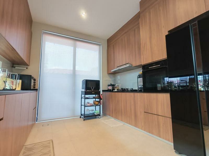 ⭐Almost New but at Resale Price✅Off East Coast Road✅3years old, Pre-Loved Home, EV Charger | Solar Panels | Pool & Lift, 6 Bedrooms, 7,545 sqft, Semi-Detached House For Sale, by Melvin Ng, 500217090 - Kitchen - PropertyGuru.com.sg